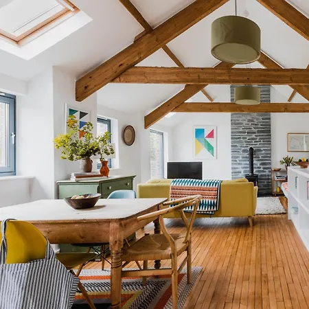 Holiday home The Red Barn At Venn Farm - Gorgeous Upside-down Barn On Smallholding Near Cornish Surf Beaches